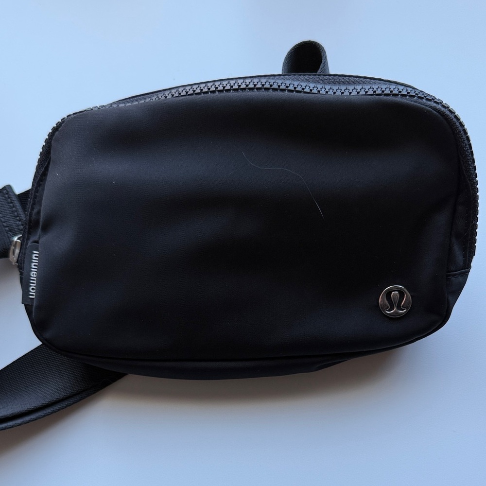 lululemon Black Belt Bag - Picture 3 of 3